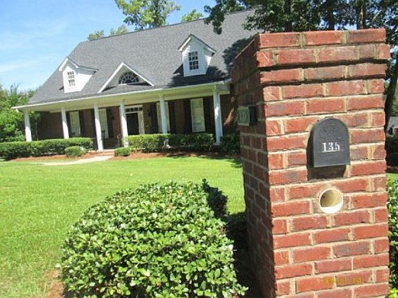 3rd image of 135 Lochweed Dr