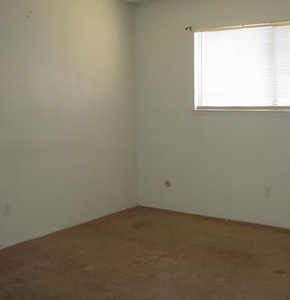 3rd image of 110 Cindy Ln
