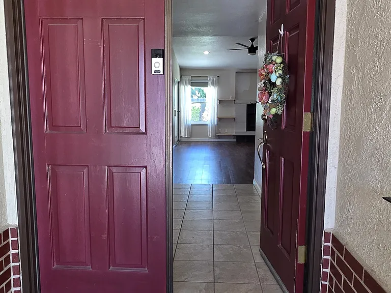 1921 Temescal Dr — Photo 3