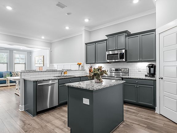 3rd image of 2109 Halfmoon Way