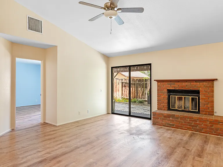 316 Monterey Dr — Photo 10