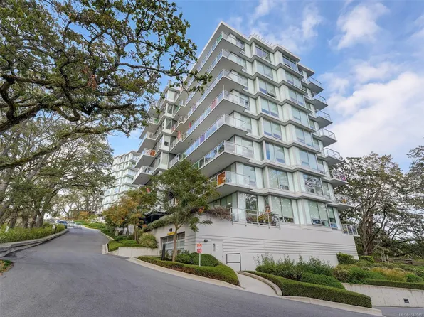 4009 Rainbow Hill Ln #603, Saanich, BC V8X 0A6