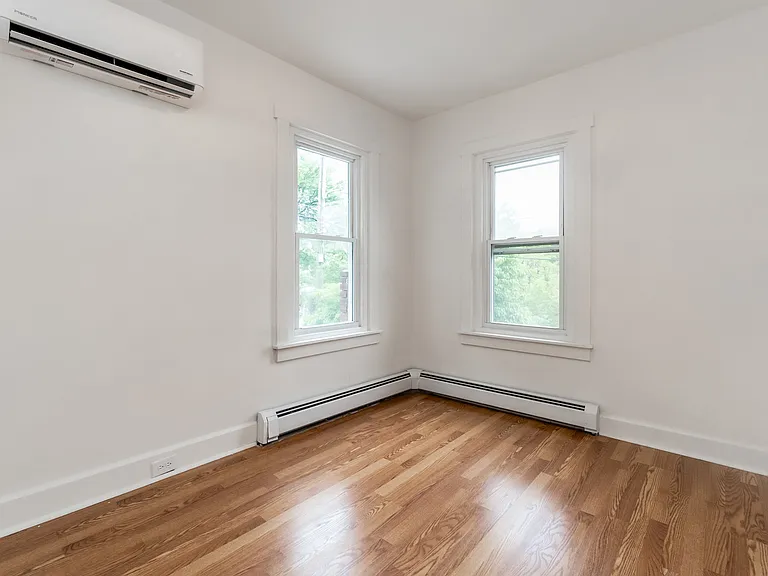 46 S 10th St #4 — Photo 10