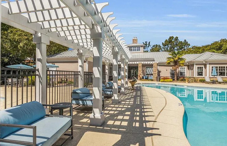 Marina Pointe — Photo 14