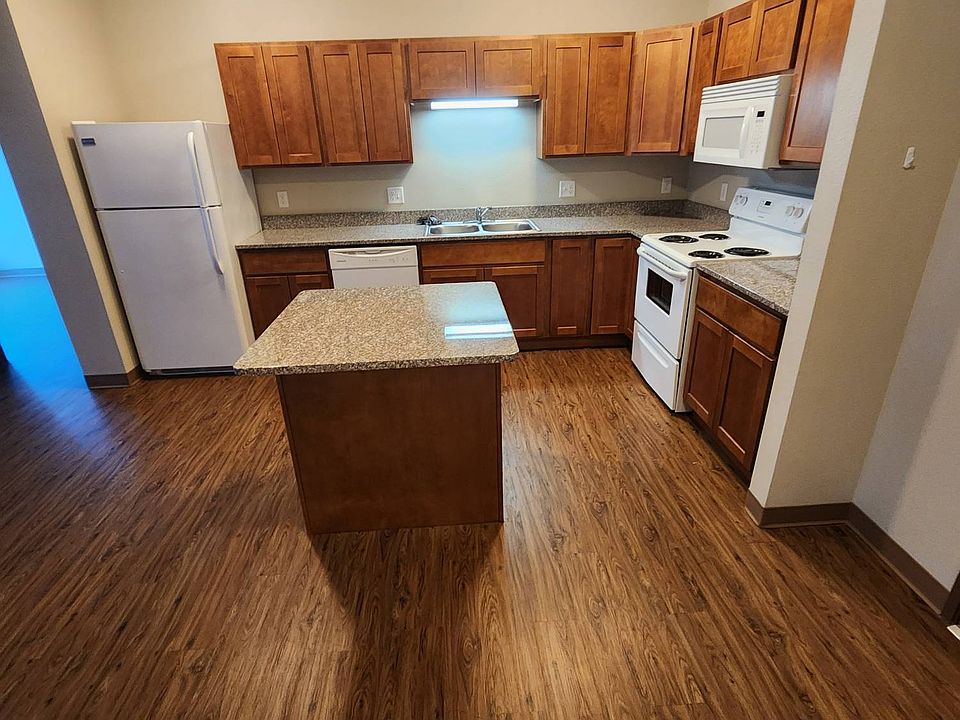 1st image of 105 13th St S #10611491