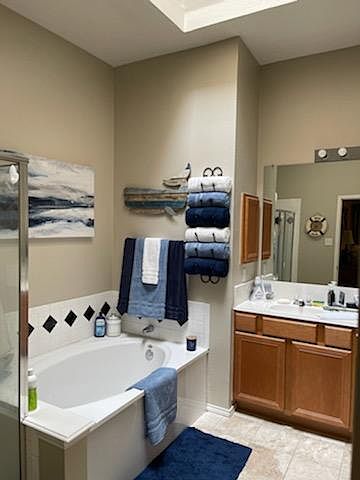 2nd image of 5637 Westwood Ln