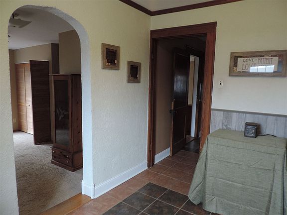 4th image of 108 E Temperance St