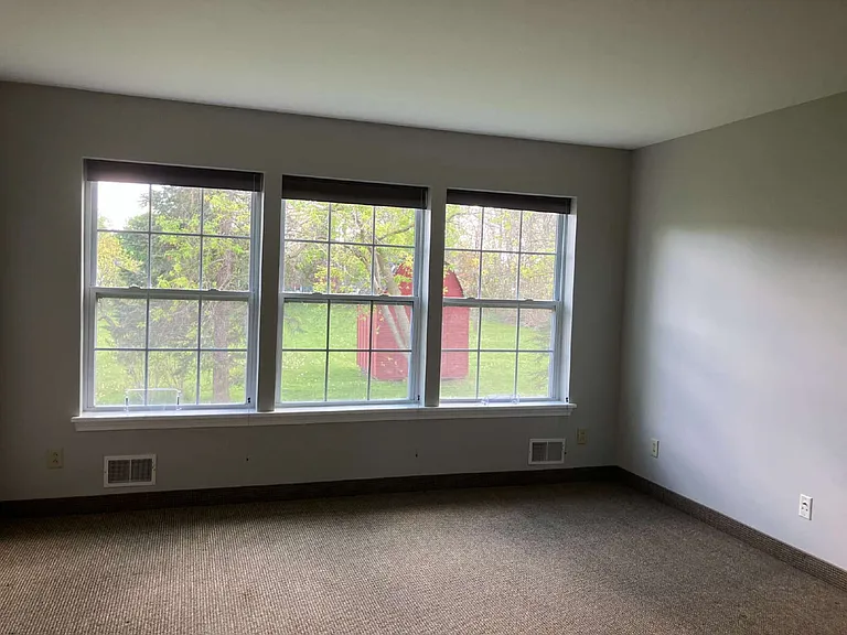 1027 Whitney Rd E #1 — Photo 8