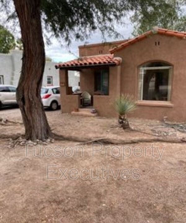 1st image of 1233 E Mabel St #1