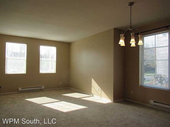 3rd image of 6876 Holly Park Dr S