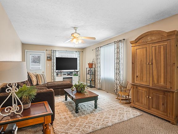 5th image of 1317 E Wexford Ave