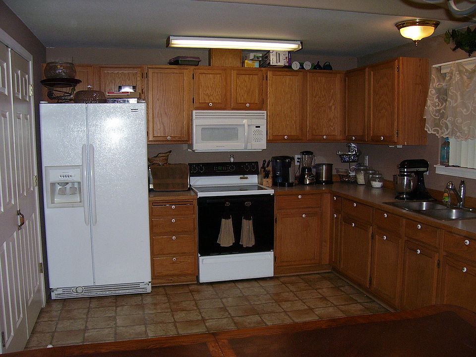 2nd image of 355 E Hamlet St