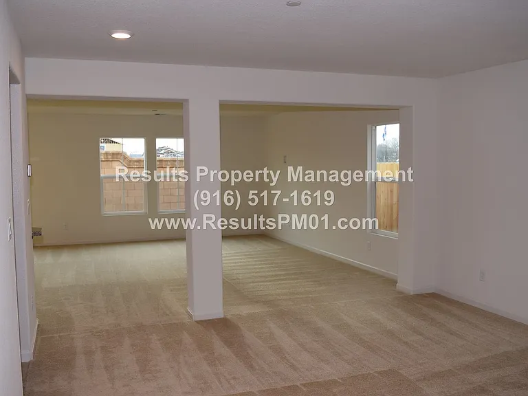 4329 Gentry Way — Photo 7