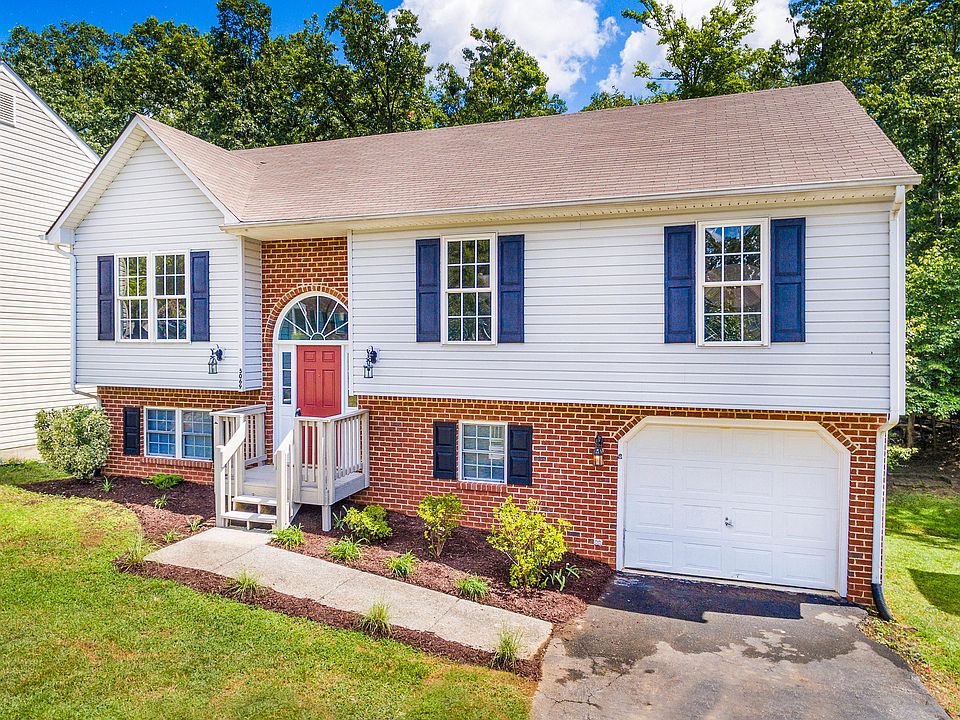 1st image of 5069 Meadow Crossing Ln NE