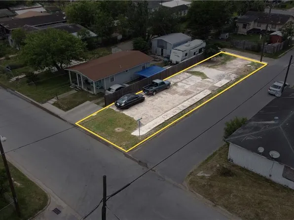 301 S 6th St, Elsa, TX 78543