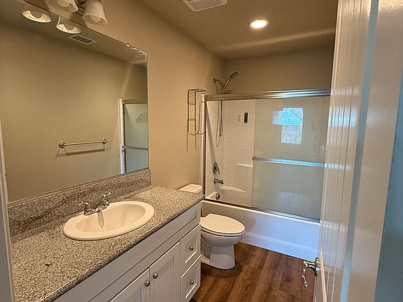 5th image of 5286 E Clay Ave