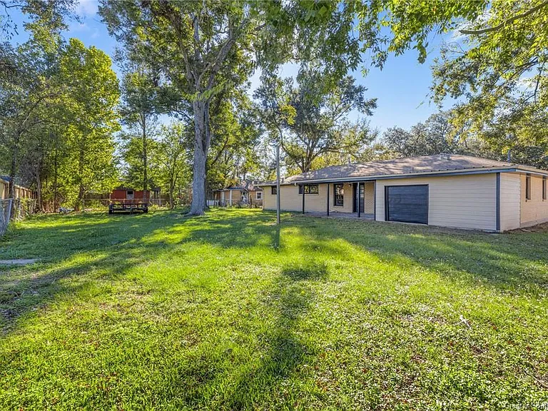 2707 Tupelo St — Photo 16