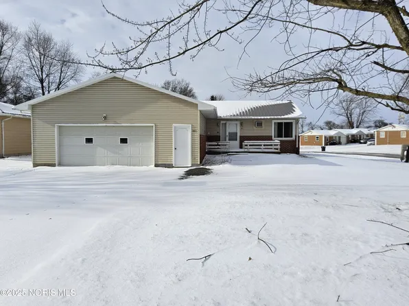 981 Edgewood Dr, Upper Sandusky, OH 43351
