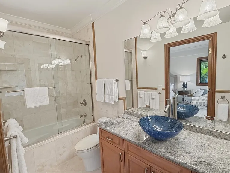 221 Portlock Rd — Photo 28