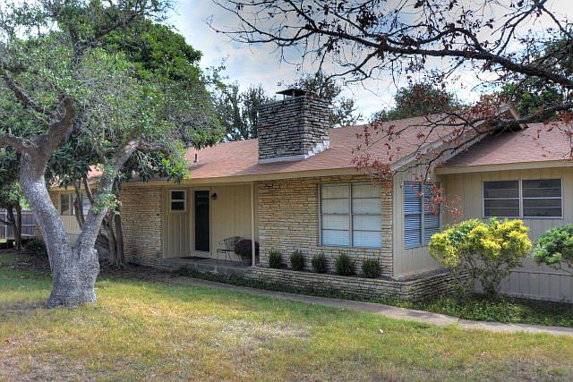 1st image of 207 W Lane Dr