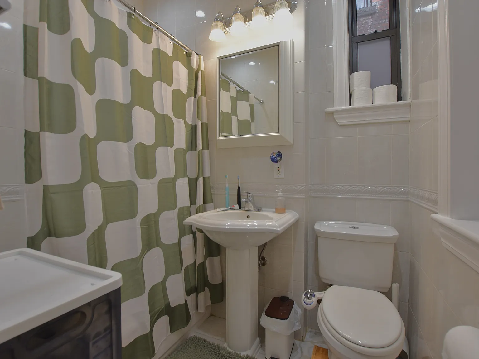 266 West 11th Street — Photo 4
