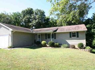9 King Richard Dr, Mackinaw, IL 61755