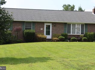 3674 Jenny Ln, Chambersburg, PA 17202