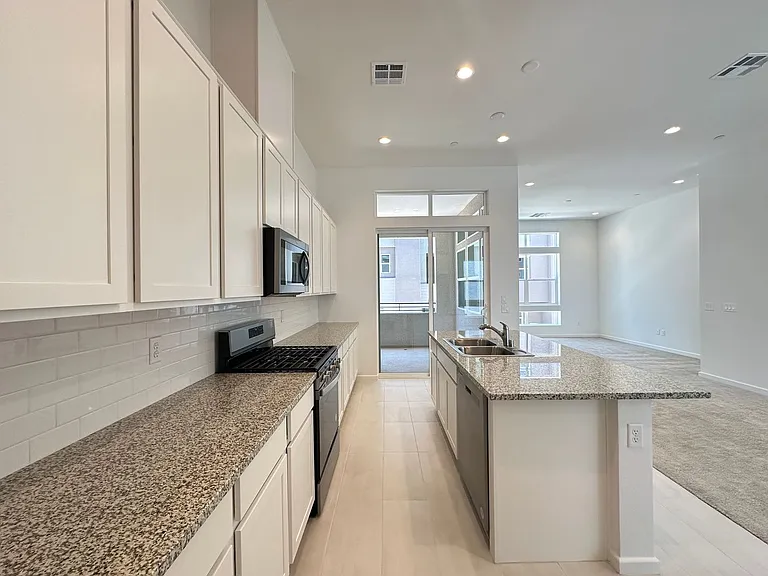 3331 Esker Ridge Ave — Photo 10
