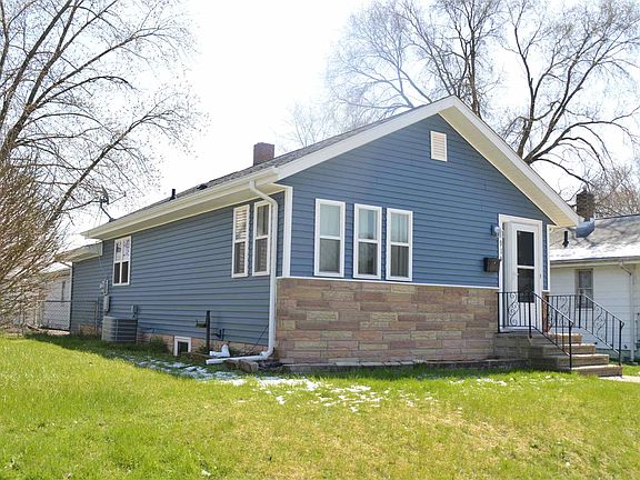2nd image of 914 Berlin Ave
