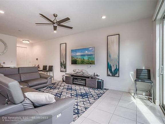 5th image of 4372 Veleiros Ave