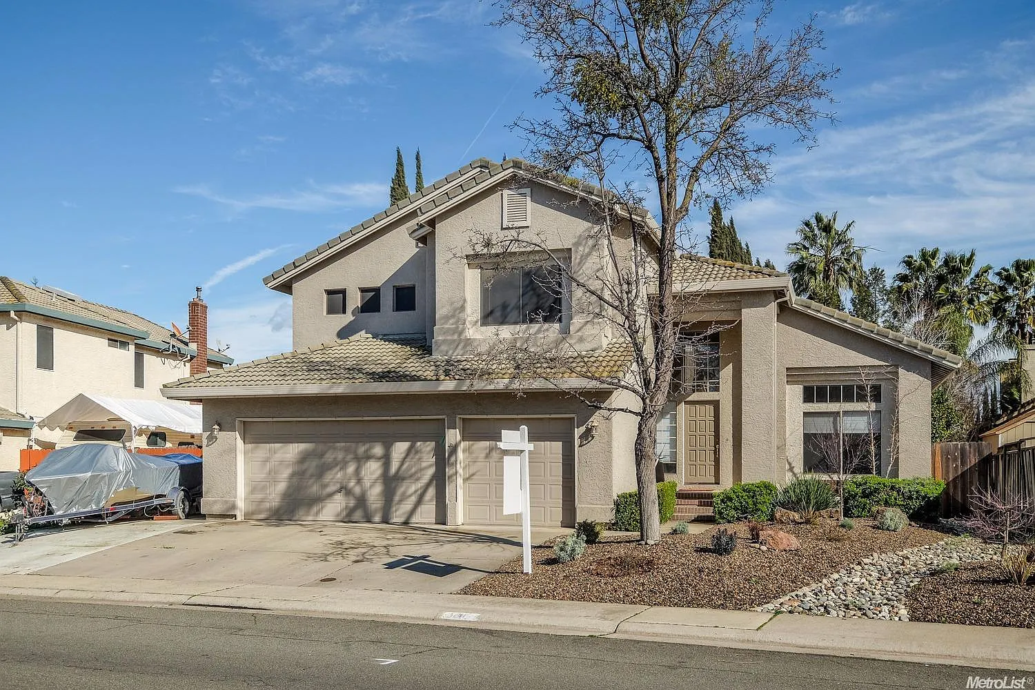 9005 N Camden Dr photo 1