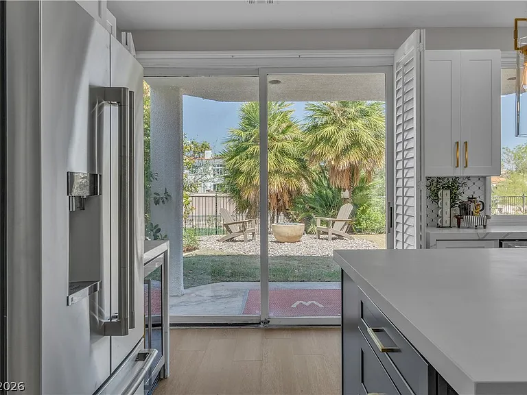 8848 Rainbow Ridge Dr — Photo 18