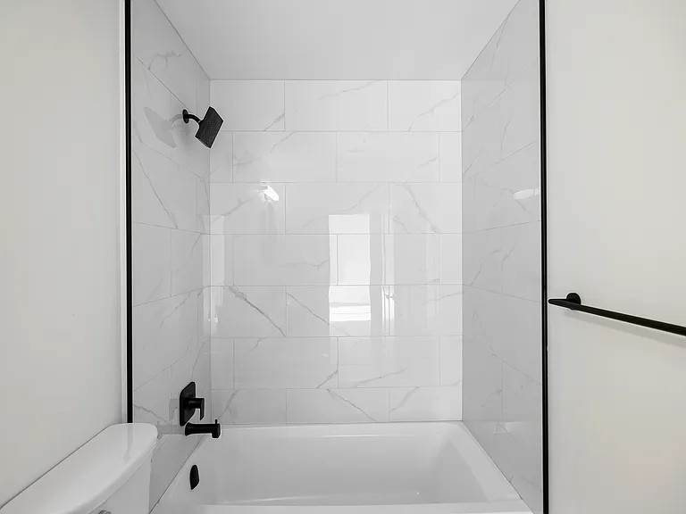 510 Comox Rd #102 — Photo 7