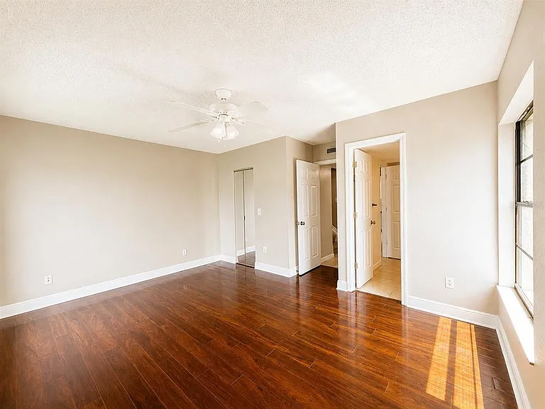 5104 Springwater Ct — Photo 16