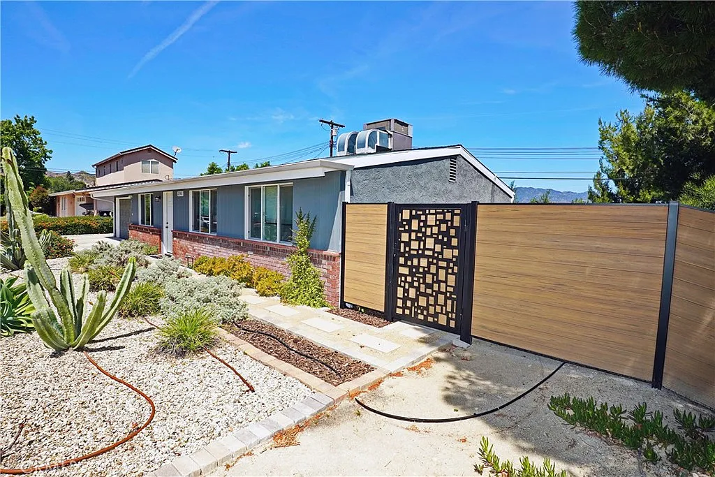 Building Photo - 12350 Luna Pl
