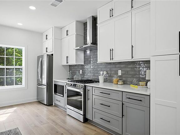 4th image of 2048 Sugar Pike Rd