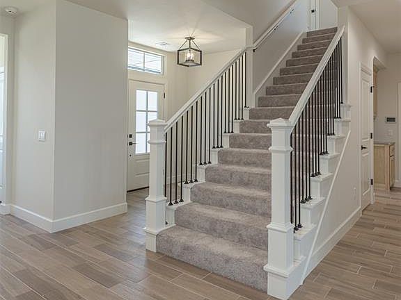 5th image of 208 SW 167th Ter