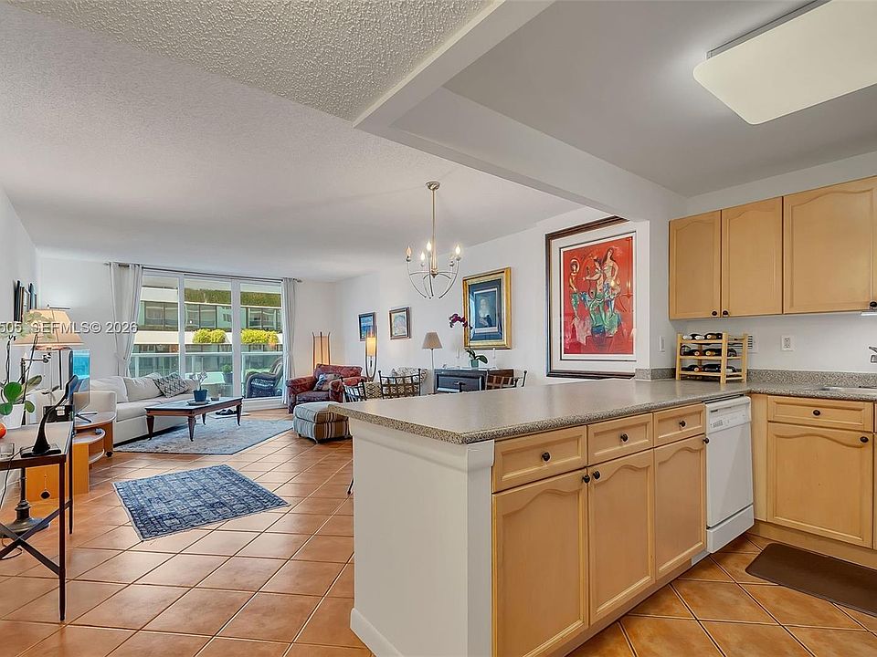 1st image of 2301 Collins Ave APT 533