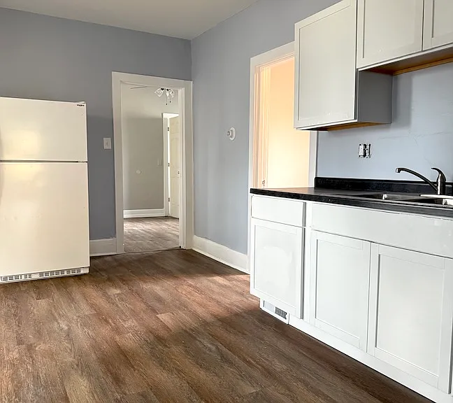 1805 State St — Photo 2