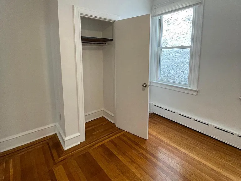 641 Bainbridge St #B — Photo 23