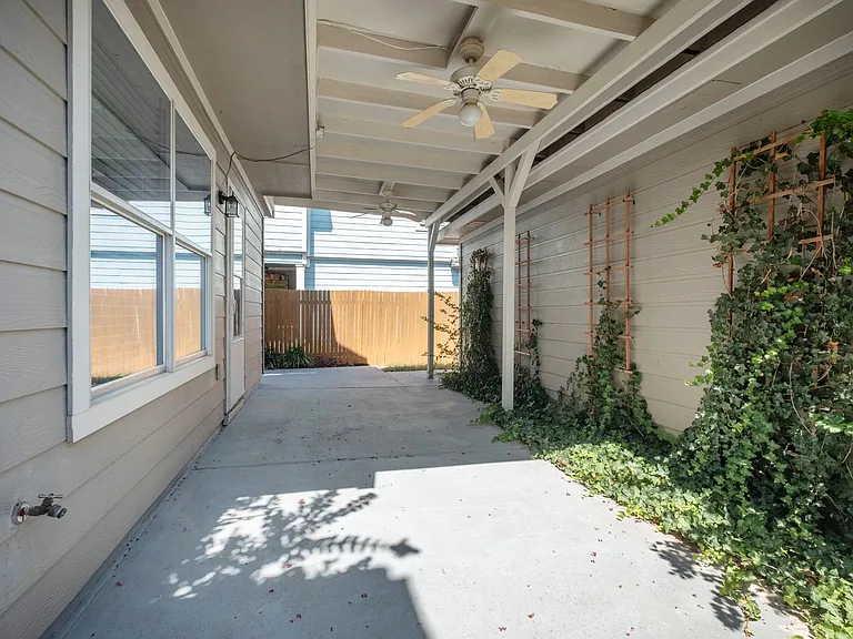 2208 Melissa Oaks Ln — Photo 21