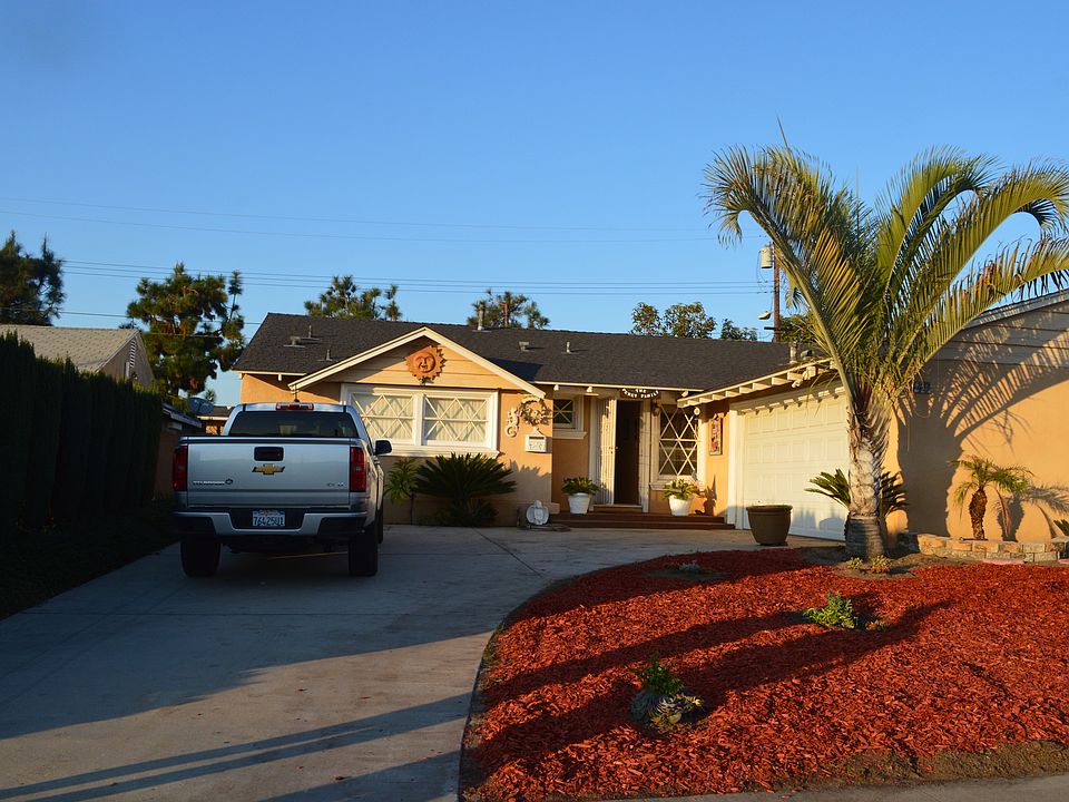 2nd image of 7449 Fillmore Dr