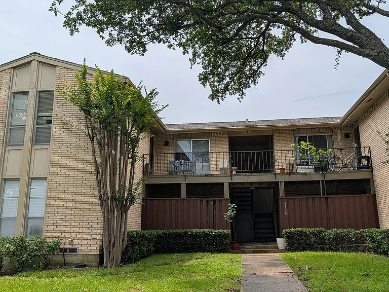 5808 Sandhurst Ln #C3 — Photo 10