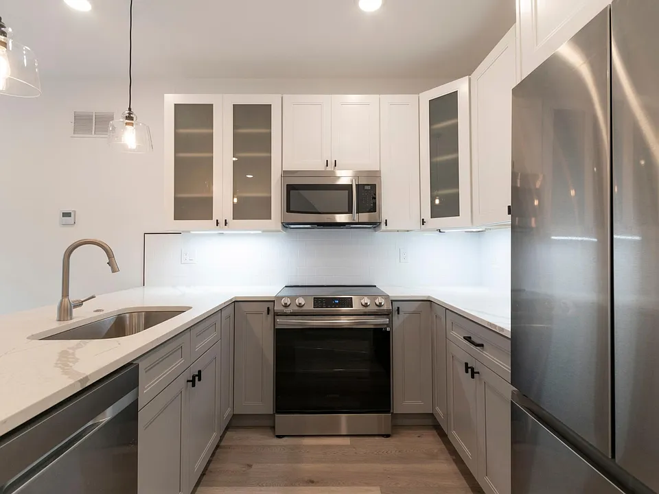 141 W York St W #1
