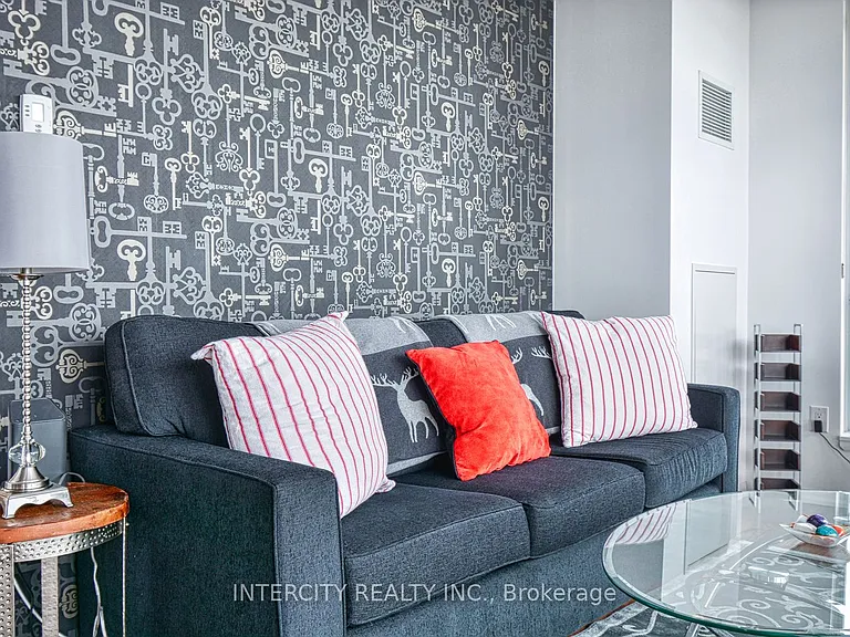 800 Lawrence Ave W #2014 — Photo 11
