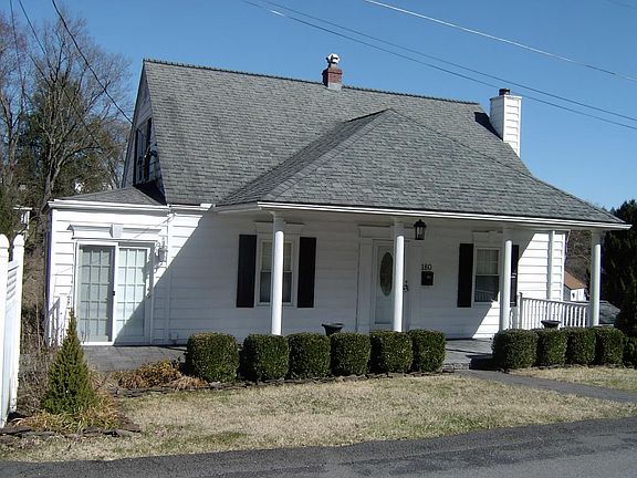 2nd image of 180 Circle Dr