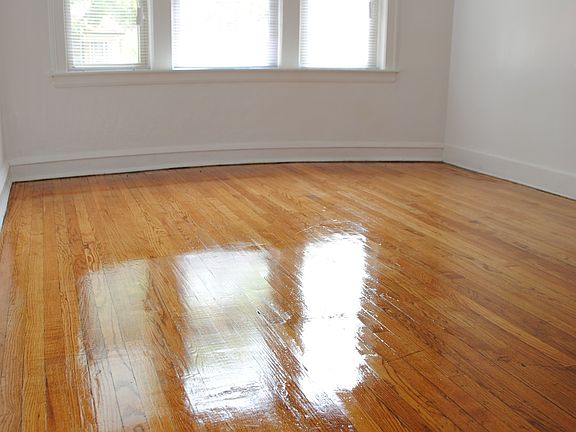 5th image of 918 N Menard Ave APT 1S