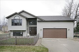 2nd image of 1061 E Osterhout Ave