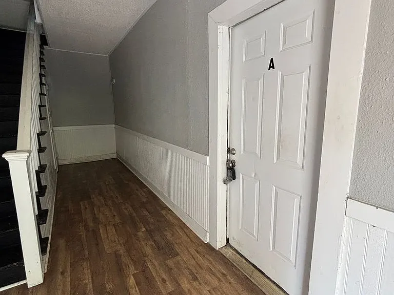 156 Garrett St — Photo 1