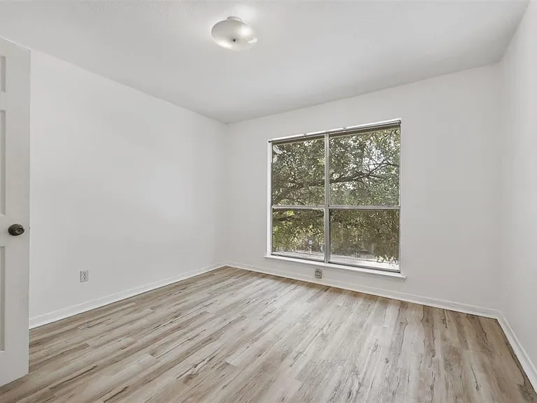 2450 Wickersham Ln #106 — Photo 7